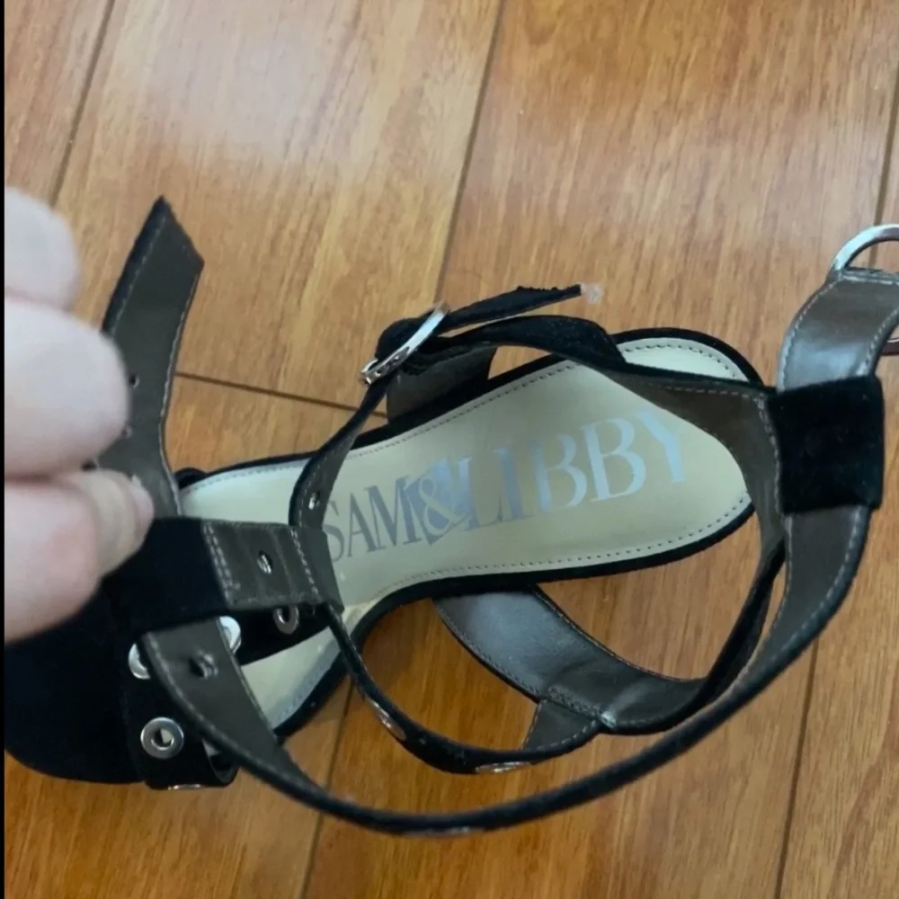 NWOT Target Sam & Libby Black Strappy Heels with Metal Ring Detailing - Picture 2 of 5